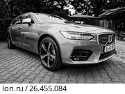 BERLIN - MAY 13, 2017: Executive car Volvo V90 D4 AWD R-Design, 2016. Black and white. Exhibition "Oldtimertage Berlin-Brandenburg". Редакционное фото, фотограф Sergey Kohl / Фотобанк Лори