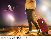 Woman carries luggage. Стоковое фото, фотограф Яков Филимонов / Фотобанк Лори