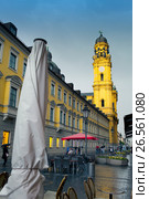 Theatinerstrasse with view onTheatine Church of St. Cajetan (Theatinerkirche St. Kajetan) in Munich (2012 год). Стоковое фото, фотограф Куликов Константин / Фотобанк Лори