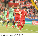 Кубок конфедераций FIFA 2017 в России. Матч Россия - Португалия. Капитан сборной Португалии Криштиану Рональду №7 и Виктор Васин №5. Редакционное фото, фотограф Александр С. Курбатов / Фотобанк Лори