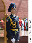 Москва, 9 мая 2010, Портрет курсанта почетного караула в Александровском саду у Вечного огня. Редакционное фото, фотограф Mikhail Leonov / Фотобанк Лори