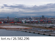 Порт и город ноябрьским утром.  Валенсия, Испания (2016 год). Стоковое фото, фотограф Вадим Хомяков / Фотобанк Лори