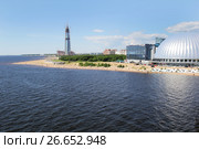 Парк им. 300-летия Санкт-Петербурга. Вид со стороны Крестовского острова (2017 год). Редакционное фото, фотограф Анна Зеленская / Фотобанк Лори