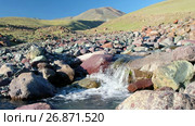 Река Их Сайр в урочище Цагдуулт в Монголии / Rapids and stones of small mountain river Ih Sair in natural boundary Tsagduult, Mongolia (2017 год). Стоковое видео, видеограф Сергей Пристяжнюк (Serg Zastavkin) / Фотобанк Лори