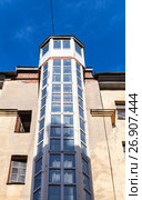 External lift, typical for Saint-Petersburg (2015 год). Стоковое фото, фотограф EugeneSergeev / Фотобанк Лори