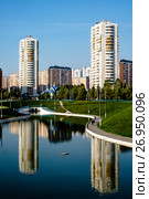 Москва, Марьино, Дюссельдорфский парк (2017 год). Редакционное фото, фотограф glokaya_kuzdra / Фотобанк Лори