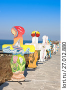 PAPHOS - JULY 12, 2017: Idol of Pomos.Waterside Artwork in Paphos made by students from high schools across the island. Редакционное фото, фотограф Papoyan Irina / Фотобанк Лори