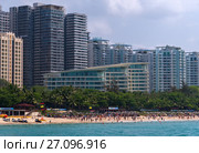 Hotels on Dadonghai Beach on the tourist island of Hainan (2017 год). Редакционное фото, фотограф Юлия Машкова / Фотобанк Лори