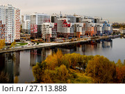 Москва, Нагатинский Затон, строящийся жилой комплекс River Park (2017 год). Редакционное фото, фотограф glokaya_kuzdra / Фотобанк Лори