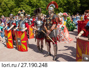 Воины военно-исторического клуба Legio V Macedonica. Павловск. Санкт-Петербург (2015 год). Редакционное фото, фотограф Сергей Афанасьев / Фотобанк Лори