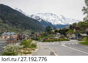 Panoramic view of french Alps and Saint-Gervais-les-Bains (2016 год). Редакционное фото, фотограф Юлия Белоусова / Фотобанк Лори