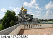 Церковь святых равноапостольных Константина и Елены. Собор Воскресения Христова. Воскресенский Новоиерусалимский мужской ставропигиальный монастырь. Город Истра. Московская область (2010 год). Стоковое фото, фотограф lana1501 / Фотобанк Лори