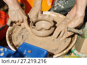 Master class in pottery / Photo taken in Russia, in the city of Orenburg, in the open air. Стоковое фото, фотограф Вадим Орлов / Фотобанк Лори