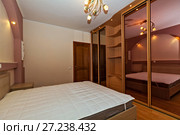 Cozy Bedroom. Стоковое фото, фотограф М / Фотобанк Лори