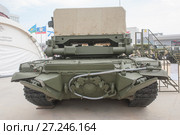Тяжелый огнеметный комплекс ТОС-1А (ракетный комплекс залпового огня) на Международном военно-техническом форуме Армия-2017, вид сзади. Редакционное фото, фотограф Малышев Андрей / Фотобанк Лори