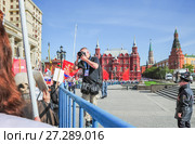 Фотограф 9 Мая на Манежной площади (2015 год). Редакционное фото, фотограф Алёшина Оксана / Фотобанк Лори