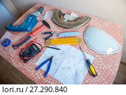 Tool set for chandelier installation. Стоковое фото, фотограф Наталья Давыдова / Фотобанк Лори