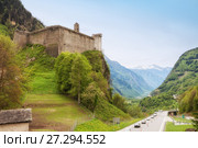 View of Mesocco Castle, the highway and town of Soazza in the valley of the river Moesa, Switzerland (2013 год). Стоковое фото, фотограф Юлия Бабкина / Фотобанк Лори