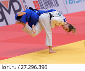 Fight Larisa Florian, Romania vs Jessica Pereira, Brazil (2017 год). Редакционное фото, фотограф Stockphoto / Фотобанк Лори