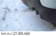 Toxic gases are exhausted on the tailpipe of a car, polluting the atmosphere. Стоковое видео, видеограф Курганов Александр / Фотобанк Лори