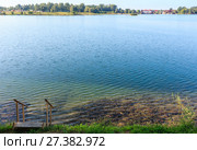 Summer lake calm beach with wood steeps to the water. Стоковое фото, фотограф Юрий Брыкайло / Фотобанк Лори