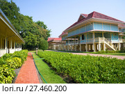 Солнечный день у Тикового Дворца (Mrigadayavan Palace) короля Рамы VI. Окрестности Хуахина, Таиланд (2014 год). Стоковое фото, фотограф Виктор Карасев / Фотобанк Лори