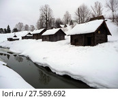 Ярославская область, село Вятское. Старые бани на берегу реки, теперь - музей (2016 год). Редакционное фото, фотограф Елена Орлова / Фотобанк Лори