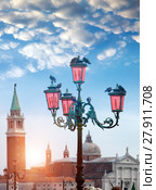 Romantic views with ancient pink lantern in front of the Basilika San Giorgio Maggiore in Venice, italy (2010 год). Стоковое фото, фотограф Куликов Константин / Фотобанк Лори