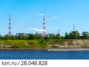 Заводские трубы над Волховом (2017 год). Стоковое фото, фотограф Александр Щепин / Фотобанк Лори