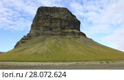 Landscape with mountain Lomagnupur in the countryside in Iceland between Vik and Jokulsarlon (2017 год). Стоковое видео, видеограф Алексей Кузнецов / Фотобанк Лори