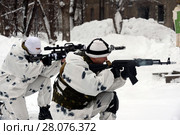 Бойцы отряда специального назначения отрабатывают боевую слаженность при обезвреживании террористов в зимних условиях (2016 год). Редакционное фото, фотограф Free Wind / Фотобанк Лори