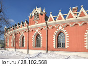 Петровский путевой (подъездной) дворец на Тверском тракте (Ленинградский проспект). Стены (2018 год). Стоковое фото, фотограф Валерия Попова / Фотобанк Лори