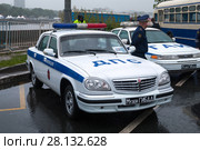 Москва. День московского транспорта, выставка на Фрунзенской набережной. Автомобиль ГАЗ-31105 (2017 год). Редакционное фото, фотограф Дмитрий Щукин / Фотобанк Лори