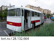 Москва. День московского транспорта, выставка на Фрунзенской набережной. Автобус Ikarus-180 (2017 год). Редакционное фото, фотограф Дмитрий Щукин / Фотобанк Лори