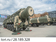 Российский ракетный комплекс стратегического назначения РТ-2ПМ «Тополь» (по классификации НАТО SS-25 Sickle) на Международном военно-техническом форуме АРМИЯ-2017. Кубинка, военно-патриотический парк "Патриот" Редакционное фото, фотограф Малышев Андрей / Фотобанк Лори