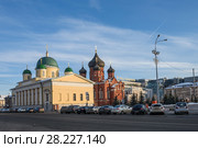 Город Тула. Вид на Преображенская церковь Успенского монастыря XIX века весенним днём на фоне голубого неба (2018 год). Редакционное фото, фотограф Игорь Низов / Фотобанк Лори