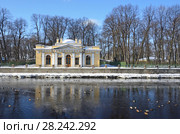 Санкт-Петербург, памятник садово-парковой архитектуры - Кофейный домик на набережной реки Фонтанки зимой в ясный день (2018 год). Редакционное фото, фотограф Овчинникова Ирина / Фотобанк Лори