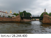 Вид на Пикалов мост и  Николаевский военно-морской собор в дождливый летний день, Санкт-Петербург (2017 год). Стоковое фото, фотограф Pukhov K / Фотобанк Лори