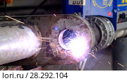 Металлообработка. Наплавка металла. Metalworking. Welding of metal. Стоковое видео, видеограф Евгений Романов / Фотобанк Лори