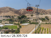 Cable car to the Mount of Temptation, Jericho, West Bank, Palestine. Стоковое фото, агентство BE&W Photo / Фотобанк Лори