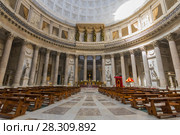 Interior of the Basilica of San Francesco di Paola, located on Piazza del Plebiscito in Naples, Italy. Стоковое фото, агентство BE&W Photo / Фотобанк Лори