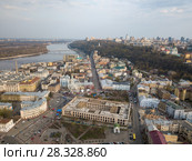 KIEV, UKRAINE - April 19, 2018: Cityscape on Kontraktova Square in Kiev city on spring. Стоковое фото, фотограф Ярослав Данильченко / Фотобанк Лори