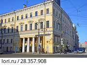 Санкт-Петербург, Невский проспект, дом 18. Дом И. Г. Неймана - Дом К. Б. Котомина,1741, 1812-1815 годы постройки (2018 год). Редакционное фото, фотограф Овчинникова Ирина / Фотобанк Лори