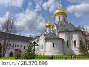 Собор Рождества Пресвятой Богородицы в Саввино-Сторожевском монастыре. Звенигород. Подмосковье (2018 год). Редакционное фото, фотограф Юрий Морозов / Фотобанк Лори