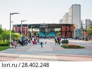 Станция "Алма-Атинская" Московского метрополитена (2018 год). Редакционное фото, фотограф Алёшина Оксана / Фотобанк Лори