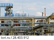 Россия, Сибирь, Тюменская область, Уватский район; Усть-Тегусское нефтяное месторождение; переплетение нефтетрубопроводов. Стоковое фото, фотограф Александр Циликин / Фотобанк Лори