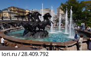 Moscow, Russia - May 12. 2018. Four seasons of the year is a fountain on Manege Square. Редакционное видео, видеограф Володина Ольга / Фотобанк Лори