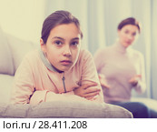 Mother and daughter take offense. Стоковое фото, фотограф Яков Филимонов / Фотобанк Лори