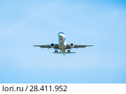 Embraer ERJ-175 of LOT - Polish Airlines. Board number SP-LII. Before landing in the Pulkovo Airport (2018 год). Редакционное фото, фотограф Ольга Визави / Фотобанк Лори