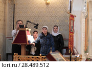 Хор в храме Александра Невского, Софринской воинской части (2018 год). Редакционное фото, фотограф Дмитрий Неумоин / Фотобанк Лори